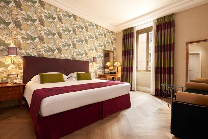 Room 32 of 72