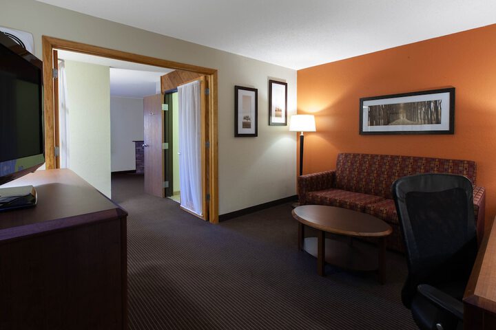 Room 6 of 41