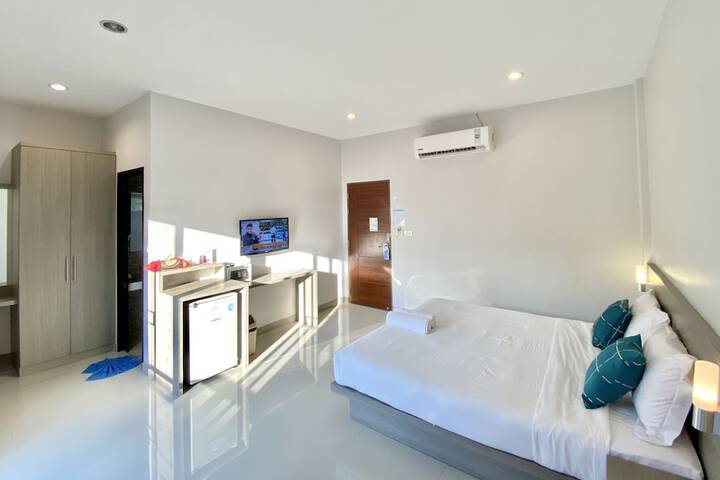 Room 16 of 98