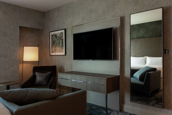Room 18 of 60