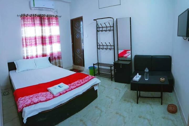 Room 4 of 6