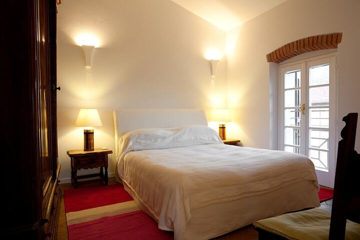 Room 4 of 26