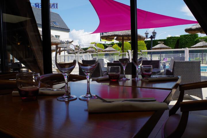 Dining 31 of 39
