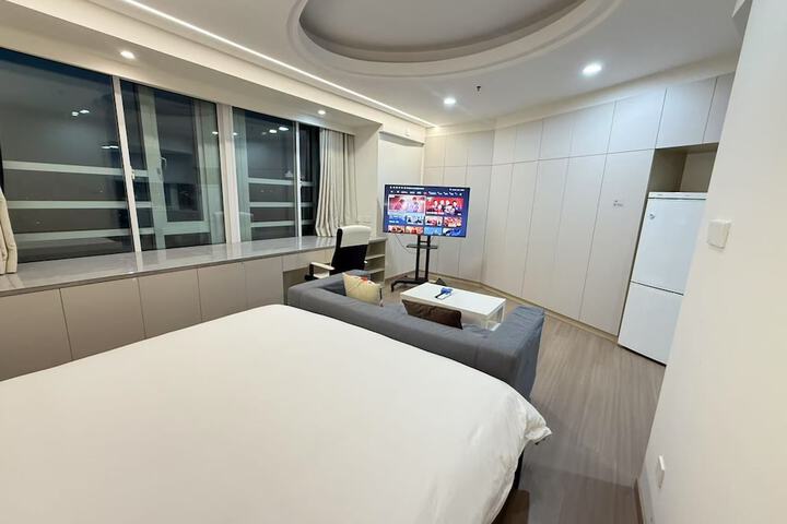 Room 5 of 63