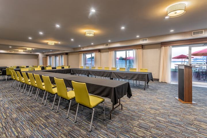 Meeting facility