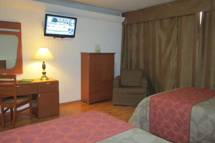 Room 5 of 68
