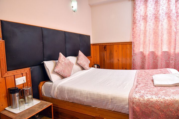 Room 10 of 38