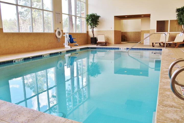 Hotel Pool