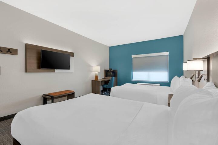 Room 46 of 84