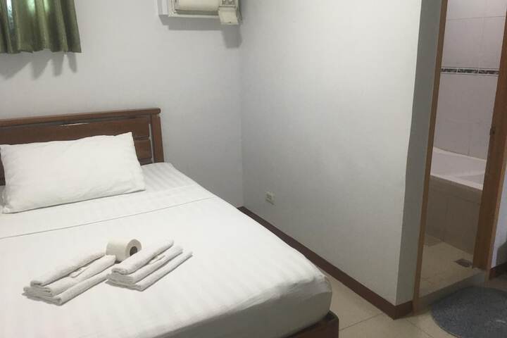 Room 13 of 25