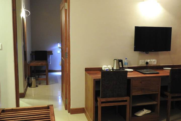 Room 11 of 30