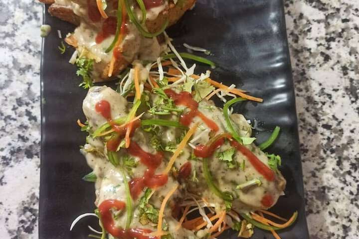 Dining 20 of 27