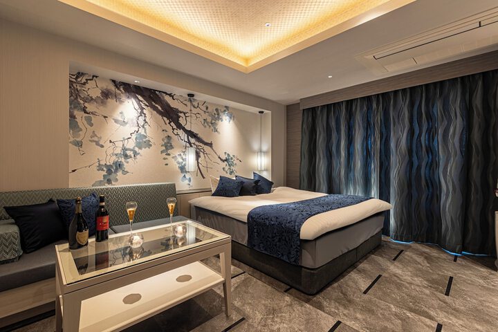 Room 4 of 10