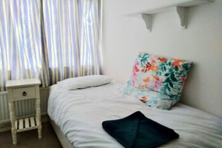 Room 32 of 45
