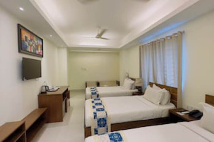 Room 103 of 117