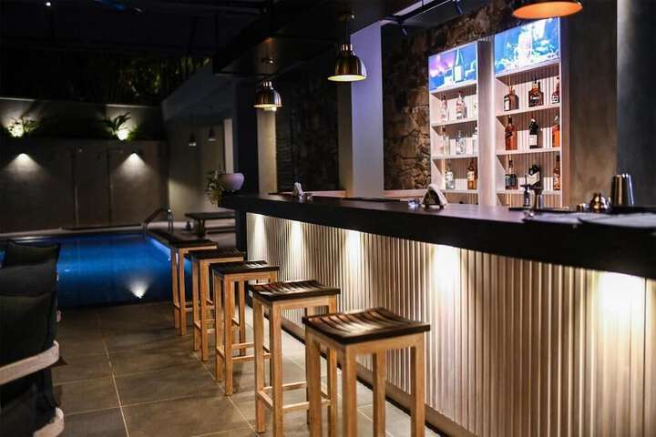 Lounge 154 of 171