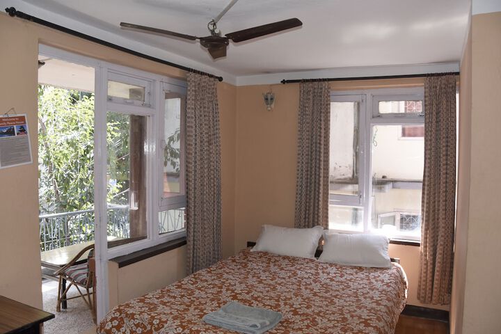 Room 10 of 66