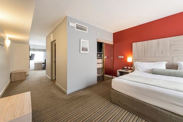 Room 14 of 212