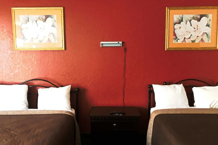 Quadruple 2 Double Beds (12 of 13)