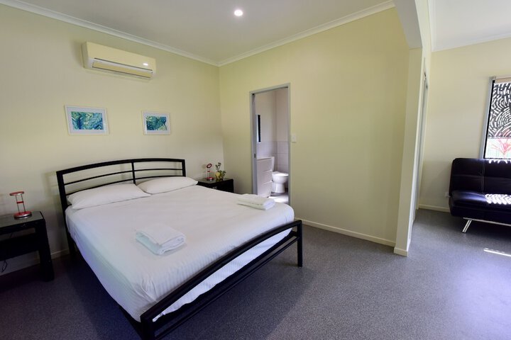 Room 11 of 37
