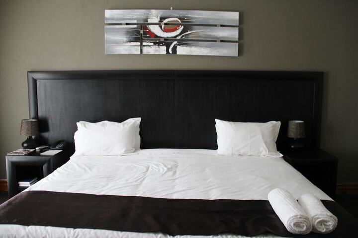 Room 4 of 48