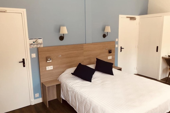 Room 3 of 8