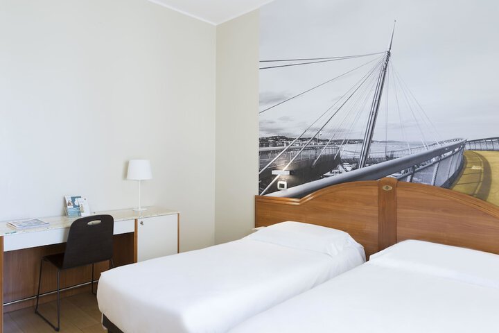 Room 4 of 54