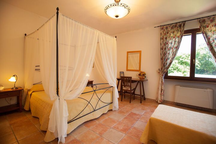 Room 4 of 60