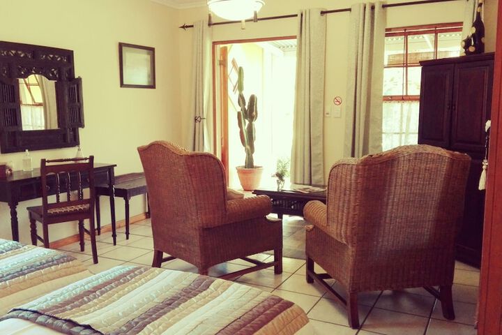 Room 2 of 38