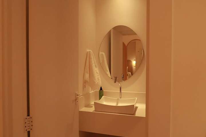 Room 42 of 53