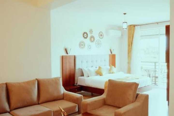 Room 4 of 37