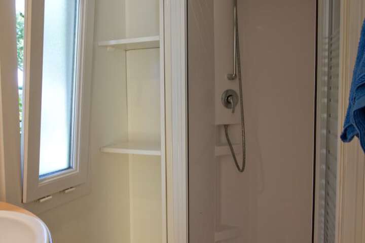 Room 13 of 28