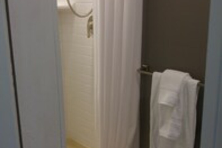 Room 5 of 38