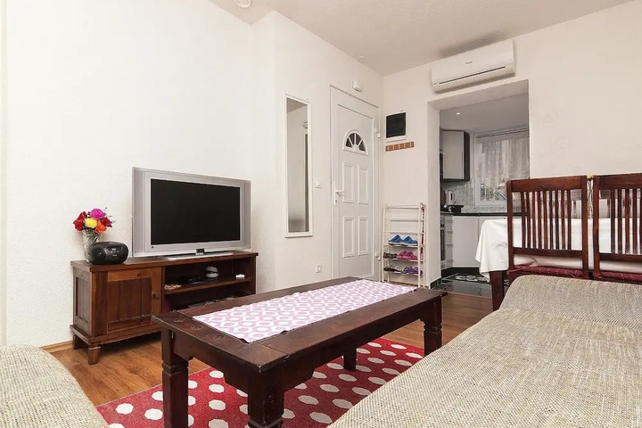 Room 3 of 15