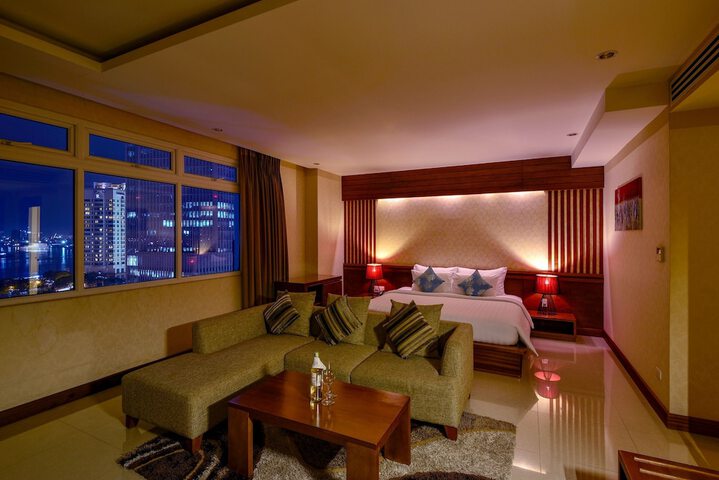 Room 17 of 108