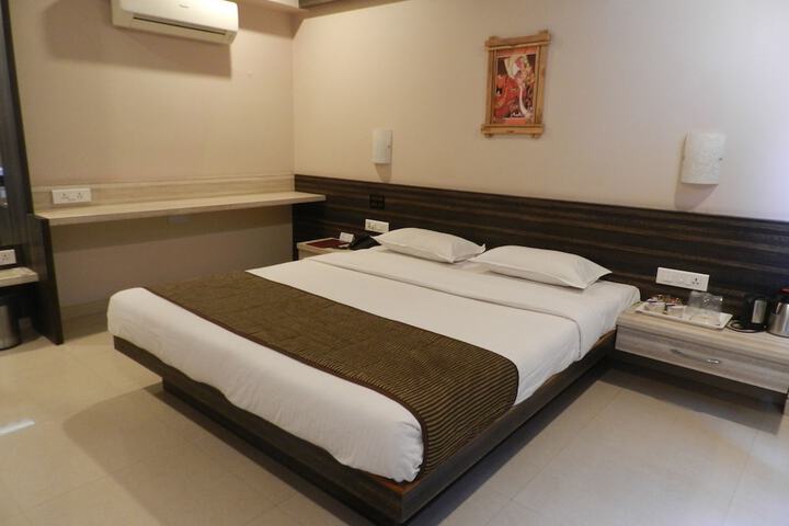 Room 8 of 70