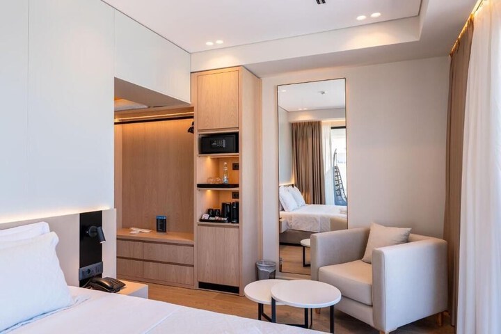 Room 98 of 171