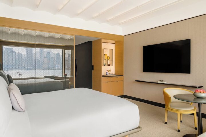 Room 21 of 239