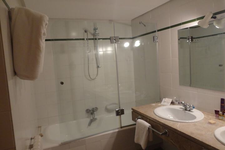 Room 14 of 50