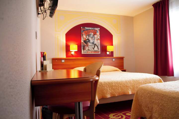 Room 11 of 29