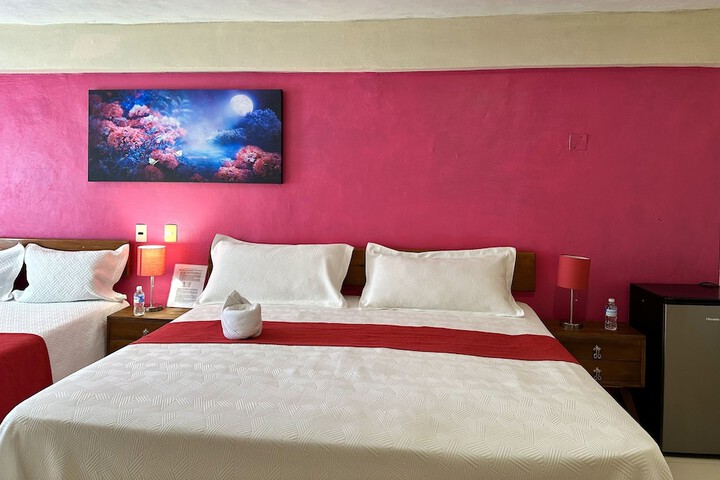 Room 2 of 62