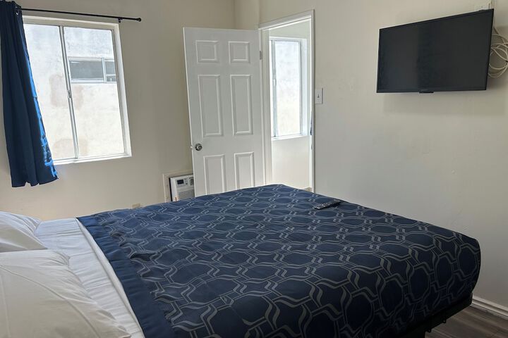 Room 9 of 19