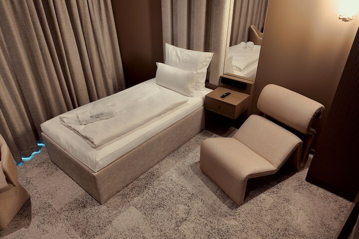 Room 46 of 116