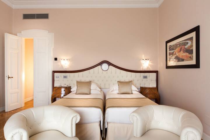 Room 15 of 106