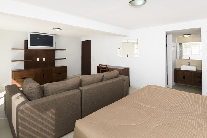 Room 13 of 29