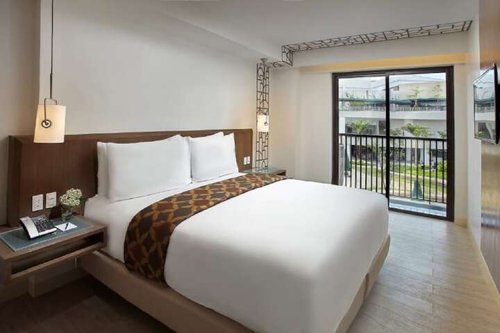 Room 7 of 28