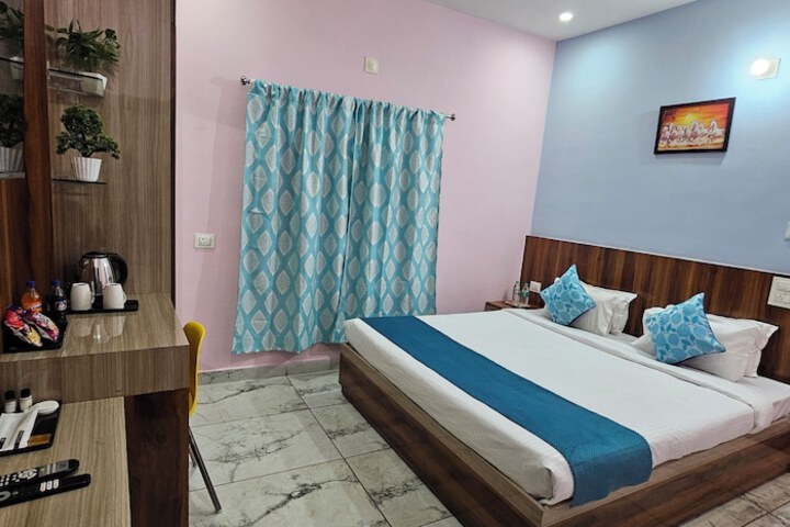 Room 5 of 20