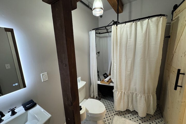 Room 38 of 53