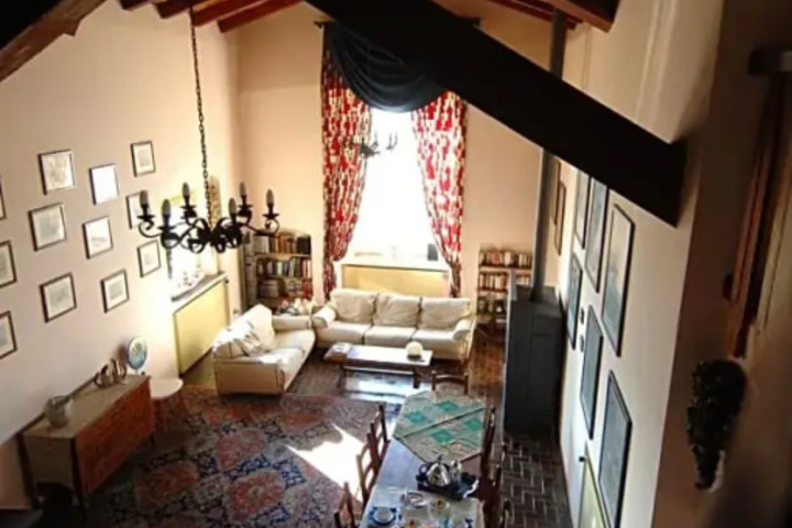 Room 12 of 20