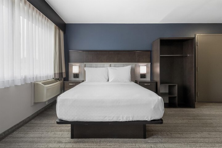 Room 25 of 63